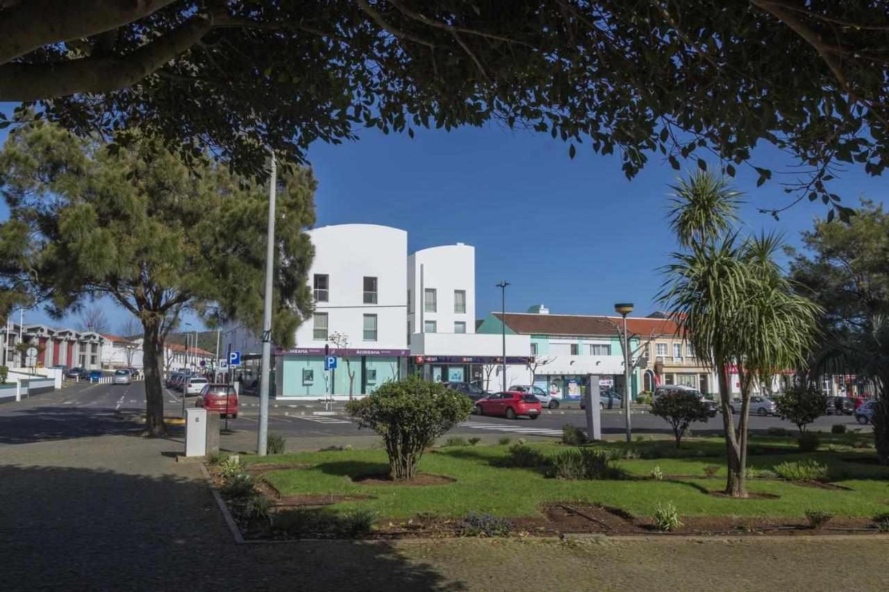 Downtown Praia Da Vitoria Al Экстерьер фото